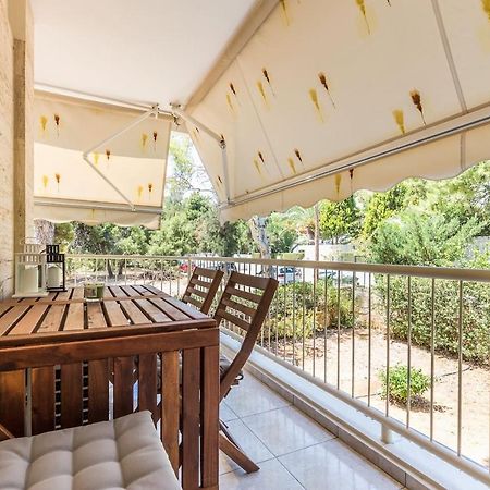 Elegant Apartment W Great Balcony In Vouliagmeni Афины Экстерьер фото