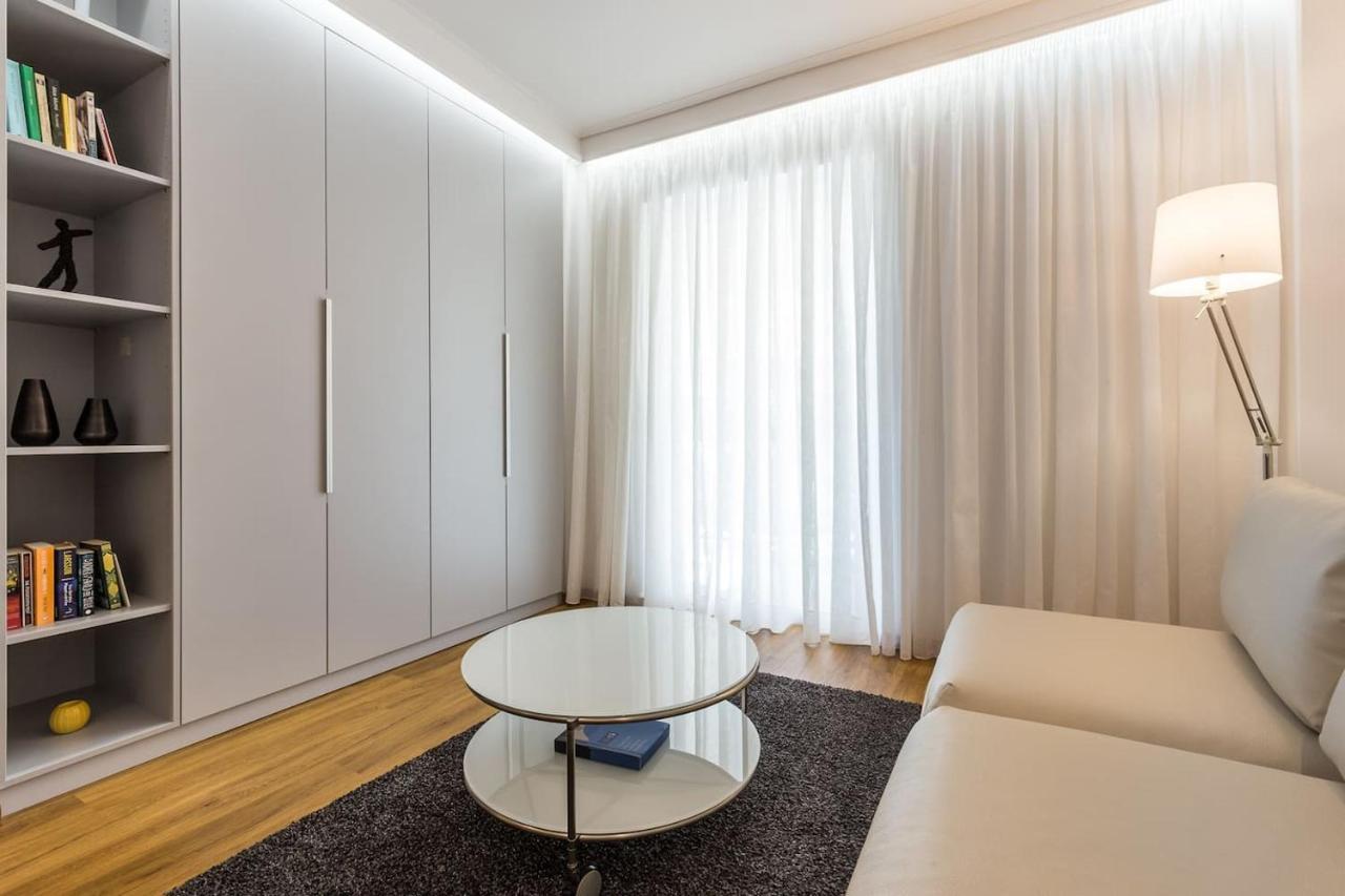 Elegant Apartment W Great Balcony In Vouliagmeni Афины Экстерьер фото