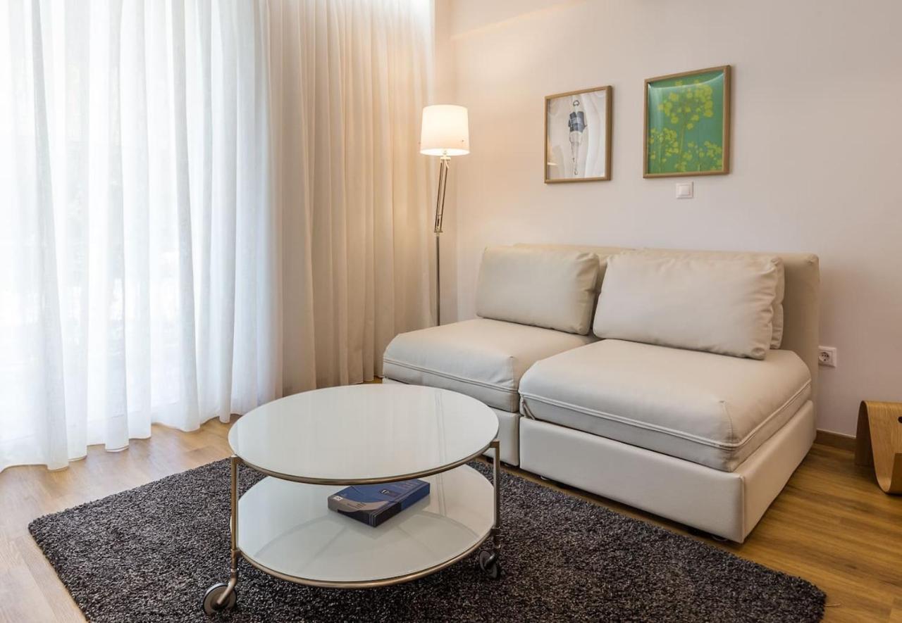 Elegant Apartment W Great Balcony In Vouliagmeni Афины Экстерьер фото